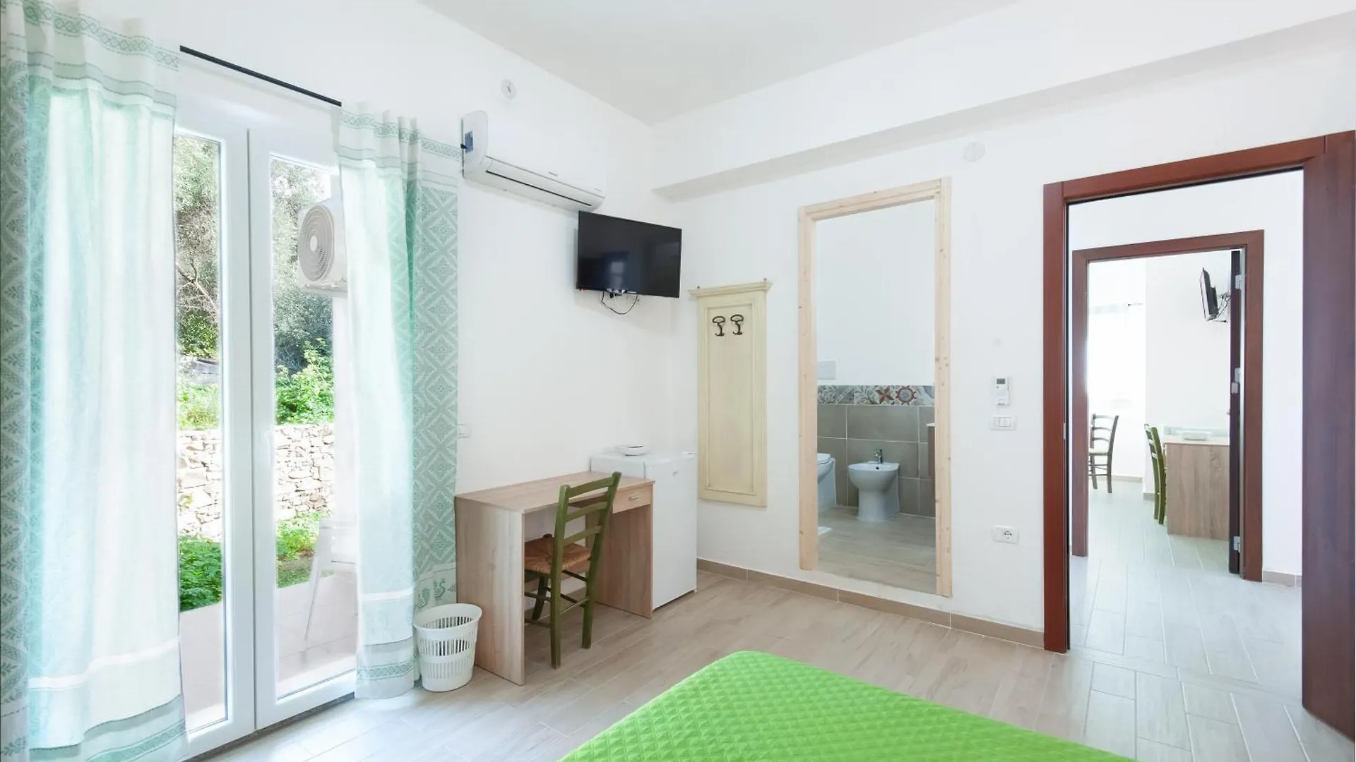 Gasthof Beb Con Piscina Villa Del Borgo Badesi