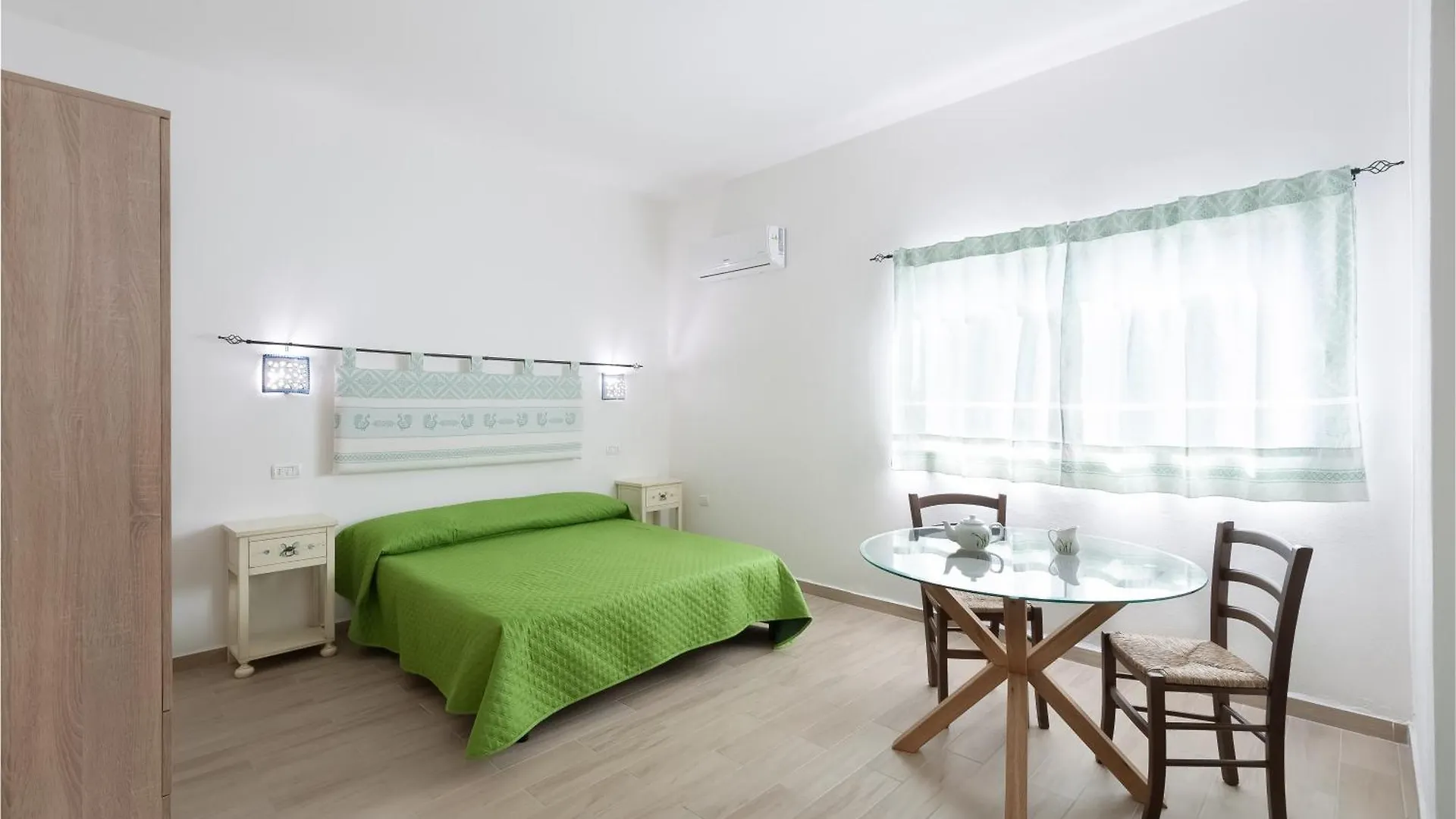 Beb Con Piscina Villa Del Borgo Badesi Gasthof