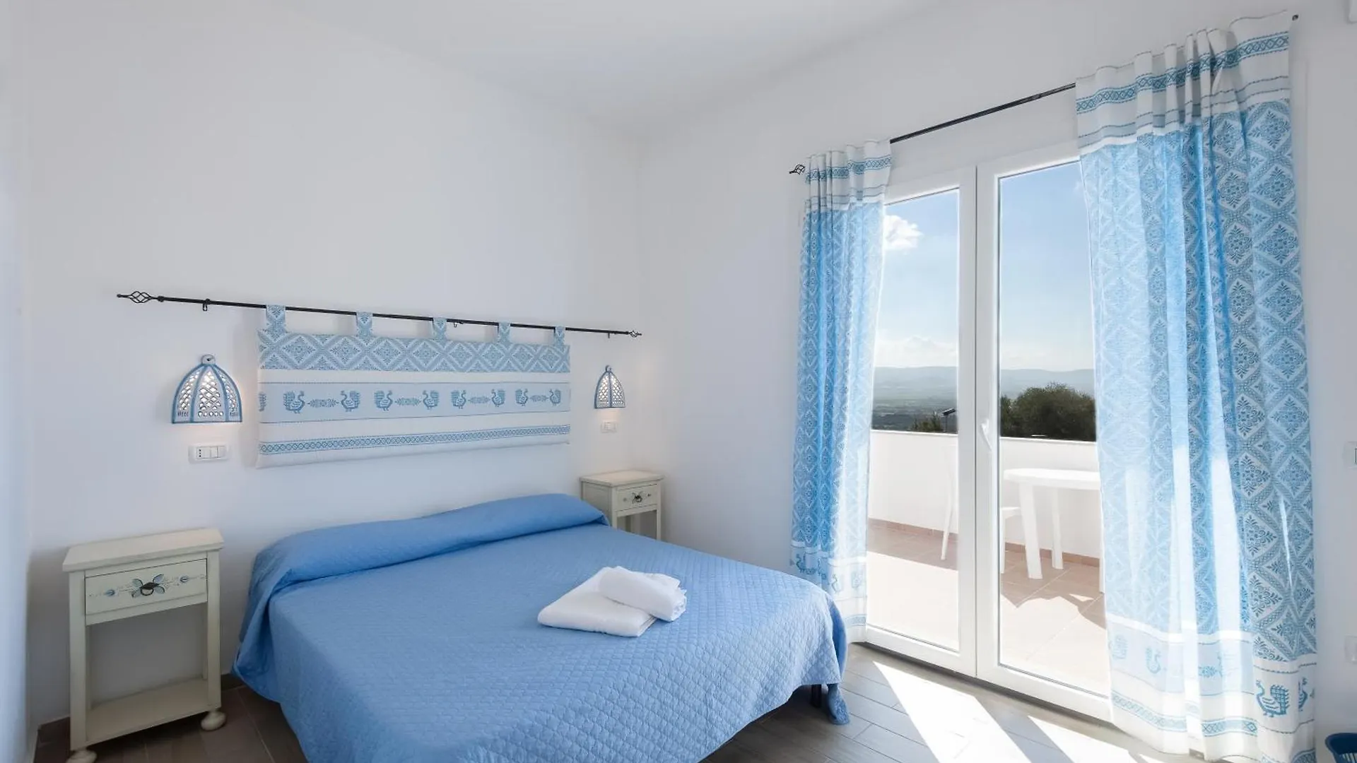 Beb Con Piscina Villa Del Borgo Badesi Guest house